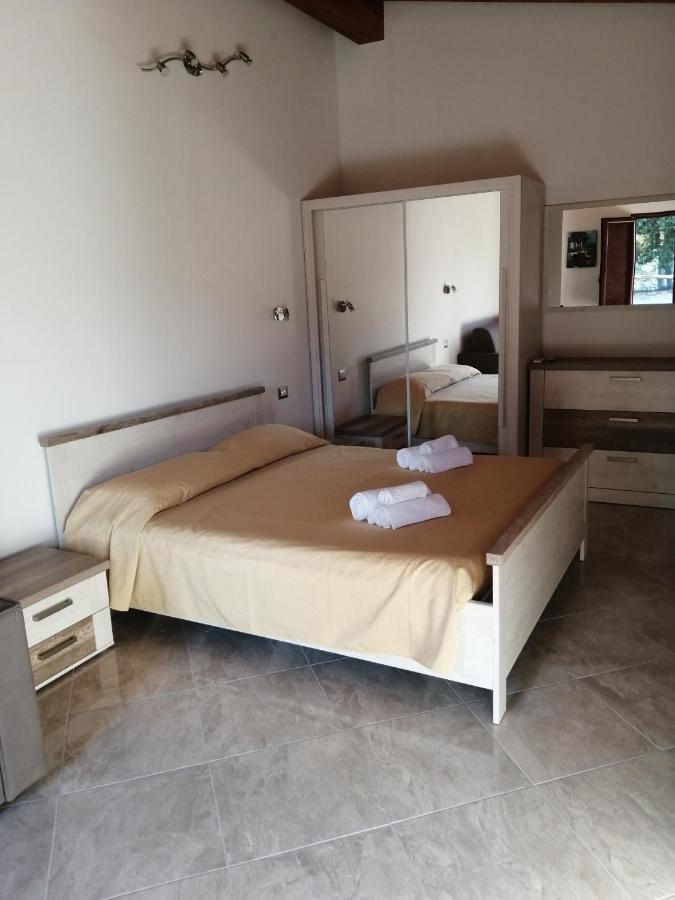 Il Frutteto Bed & Breakfast Torre delle Stelle Bagian luar foto